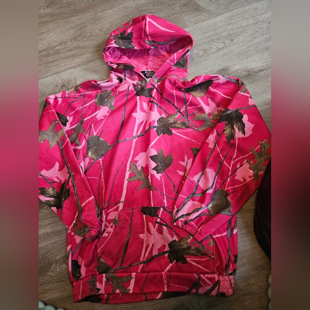 Pink Camouflage Women's Sweater large